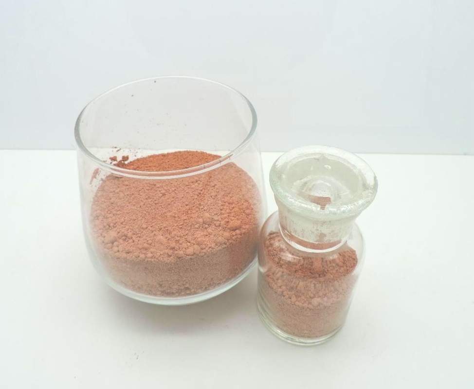 Il bordo dell'obiettivo macro ha finito il colore marrone-rosso di lucidatura di vetro smussato della polvere