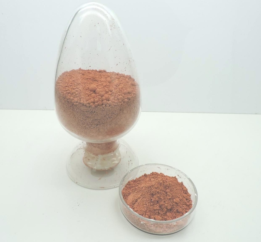 Il bordo dell'obiettivo macro ha finito il colore marrone-rosso di lucidatura di vetro smussato della polvere